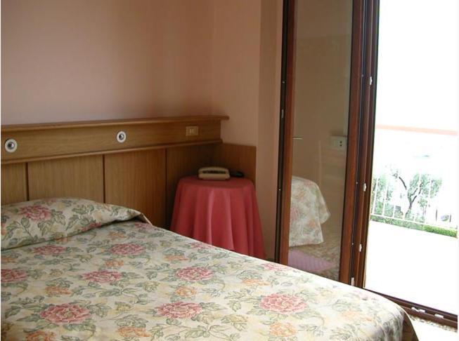 Hotel San Faustino Torri Del Benaco Extérieur photo