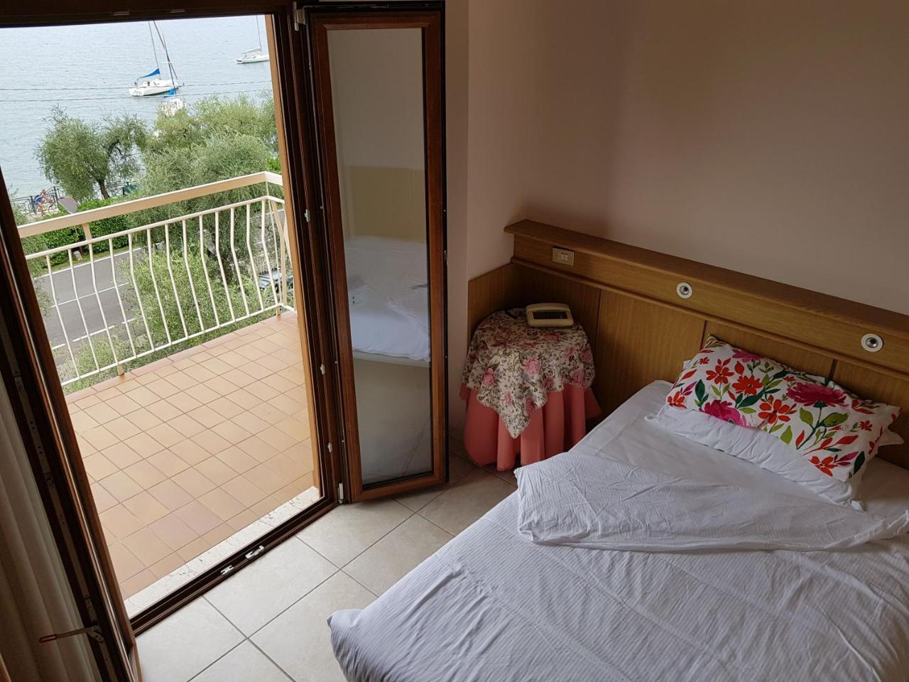 Hotel San Faustino Torri Del Benaco Extérieur photo